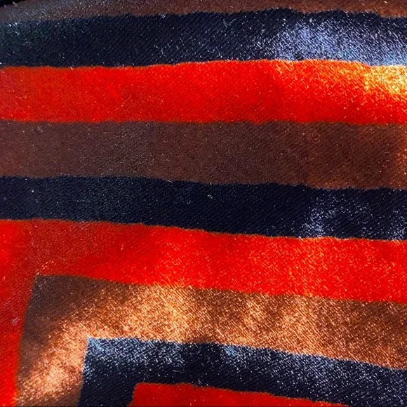 Marc Jacobs absolutely gorgeous velvety chevron midi skirt, w/ silk, stunning! 8 - Picture 7 of 8